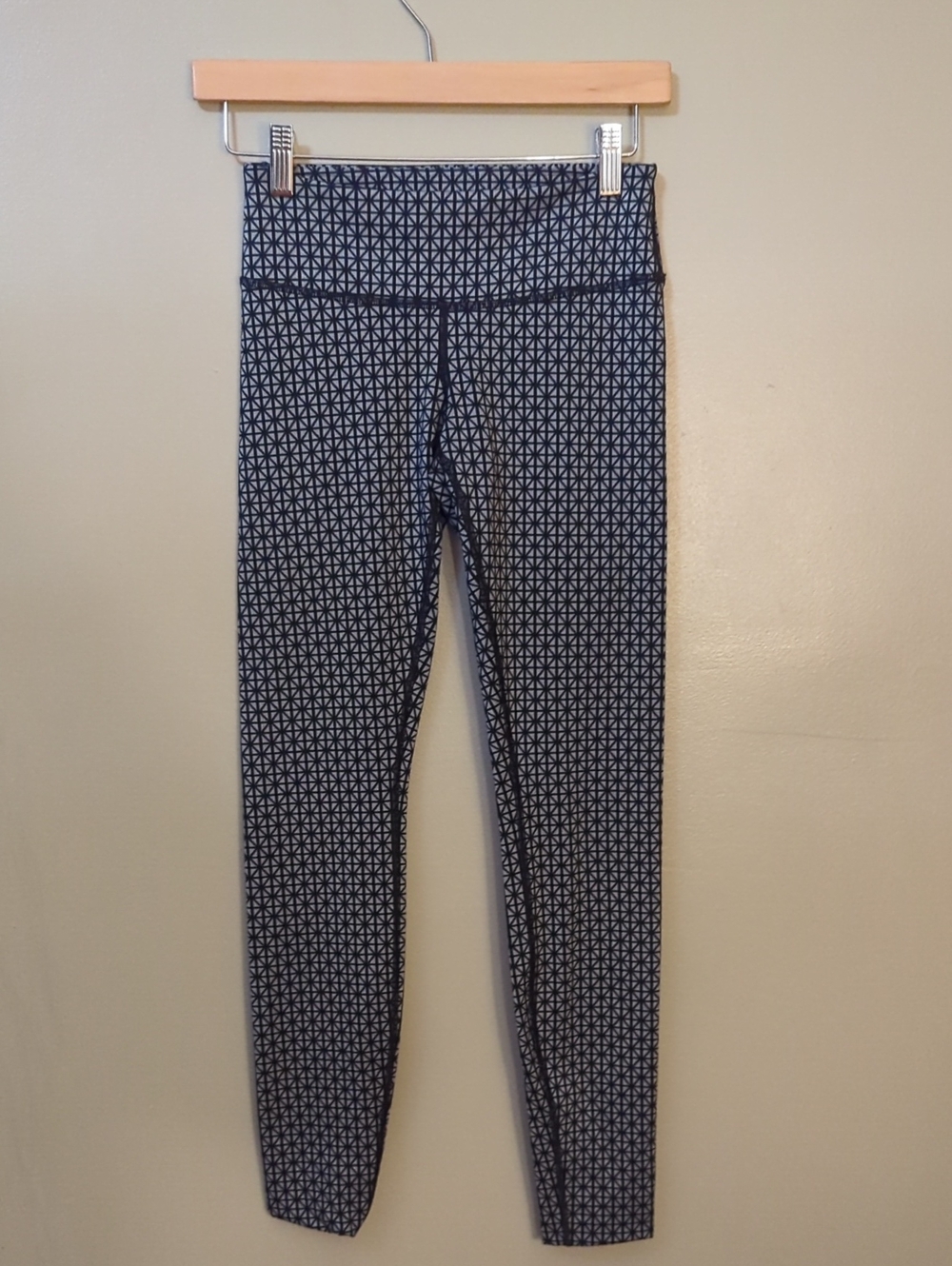 Geometric Pattern Black & White Leggings